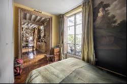 PParis 4th District - A delightful pied a terre oozing with charm