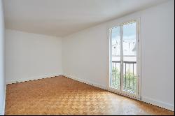 Versailles – A 4-room apartment in very good condition