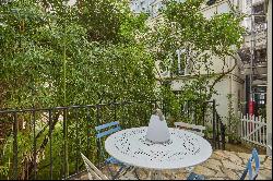 Paris 15th District – A 3-bed apartment with a garden