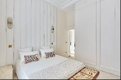 Paris 5th District – An ideal pied a terre - renovated apartment - 4 m height ceilings