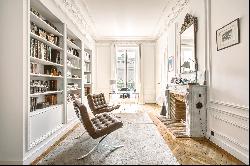 Paris 16th District – A renovated 5-bed apartment in a prime location