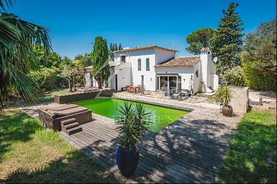 Magnificent Provencal Villa with Swimming Pool and Breathtaking View