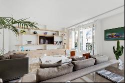 Paris 8th District – A 3-bed apartment with a balcony