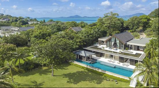 4/5 BEDROOM ABSOLUTE BEACHFRONT LUXURY HAVEN WITH STUNNING PANORAMIC VIEWS