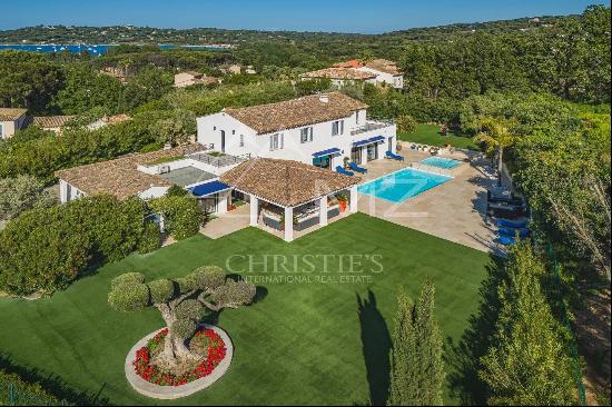 Contemporary villa - Close to Saint-Tropez town centre