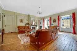 Versailles - An elegant 3/4 bed apartment