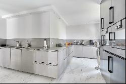 Neuilly-sur-Seine - An ideal family apartment