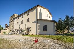 COUNTRY HOUSE WITH RESTAURANT AND VINEYARD FOR SALE IN UMBRIA