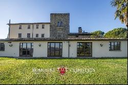 COUNTRY HOUSE WITH RESTAURANT AND VINEYARD FOR SALE IN UMBRIA