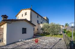 COUNTRY HOUSE WITH RESTAURANT AND VINEYARD FOR SALE IN UMBRIA