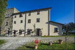 COUNTRY HOUSE WITH RESTAURANT AND VINEYARD FOR SALE IN UMBRIA