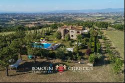 Val d'Orcia - RESTORED FARMHOUSE FOR SALE IN TORRITA DI SIENA