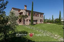 Val d'Orcia - RESTORED FARMHOUSE FOR SALE IN TORRITA DI SIENA