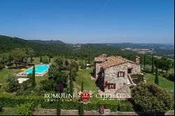 Val d'Orcia - RESTORED FARMHOUSE FOR SALE IN TORRITA DI SIENA