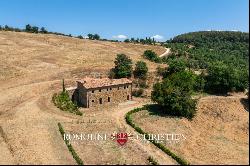 Umbria - PANORAMIC FARMHOUSE FOR SALE IN THE NESTORE VALLEY