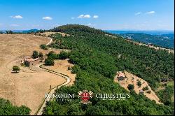 Umbria - PANORAMIC FARMHOUSE FOR SALE IN THE NESTORE VALLEY