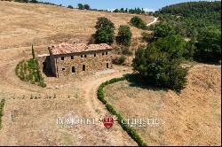 Umbria - PANORAMIC FARMHOUSE FOR SALE IN THE NESTORE VALLEY