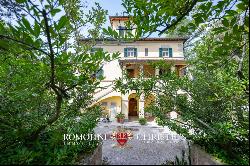 Umbria - PERIOD VILLA WITH POOL FOR SALE IN PERUGIA