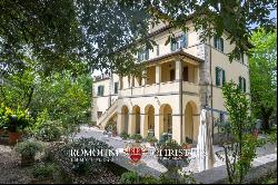 Umbria - PERIOD VILLA WITH POOL FOR SALE IN PERUGIA