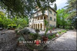 Umbria - PERIOD VILLA WITH POOL FOR SALE IN PERUGIA