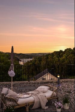 30s Villa with a View of Näset’s Boatyard