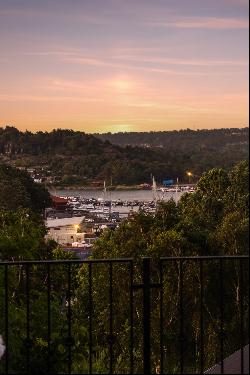 30s Villa with a View of Naset's Boatyard