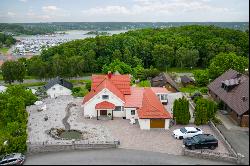 30s Villa with a View of Näset’s Boatyard