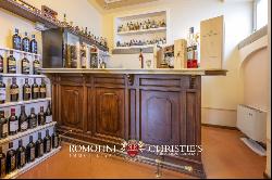 CHARMING 4-STAR LUXURY HOTEL FOR SALE IN CORTONA, TUSCANY