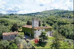 CASTLE WITH VIEWS OF THE HISTORIC CENTER OF FLORENCE FOR SALE