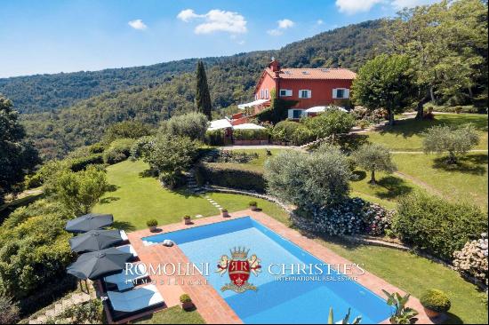 Tuscany - RESTORED VILLA WITH PANORAMIC VIEWS AND SWIMMING POOL IN FLORENCE