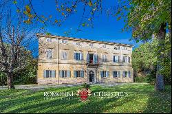 CHARMING HISTORIC VILLA WITH PARK FOR SALE LUCCA, TUSCANY