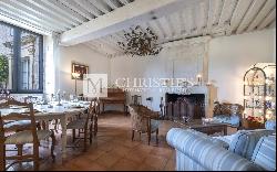 Elegant restored 14th century Logis 10 km from the sea