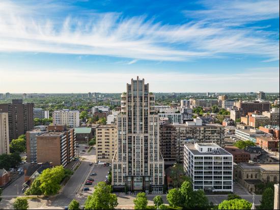 Luxurious Condo with Panoramic Views of the City