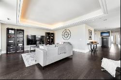 Luxurious Condo with Panoramic Views of the City