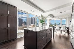 Luxurious Condo with Panoramic Views of the City