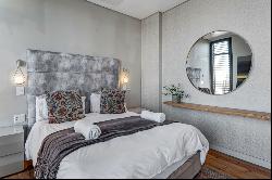 VERSATILE LUXE LIVING IN KALK BAY