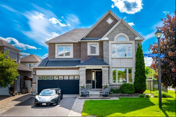 Family Home with Pool & Outdoor Kitchen