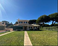 T4+1 Villa with Golf Views in the Prestigious Quinta da Marinha