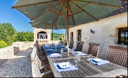 Beautiful 7 bed stone Manor House with pool, Sarlat