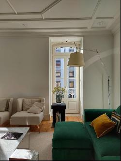 Sophisticated and Exclusive T2 Apartment at an Iconic Corner of Lisbon