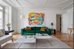 Sophisticated and Exclusive T2 Apartment at an Iconic Corner of Lisbon