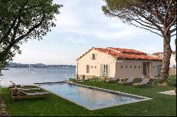 Close to Saint-Tropez - Waterfront new villa