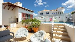 Fantastic 5-bedroom villa with pool for sale in Lagos, Algarve