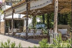 Mougins - Exceptional property in a residential domain