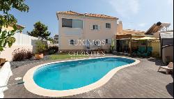 Newly renovated 4-bedroom villa for sale in Loul, Algarve