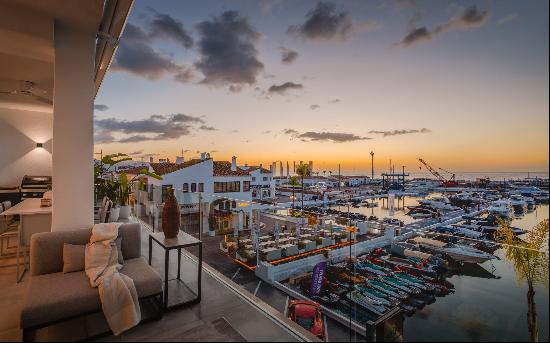 State-of-the-art refurbished duplex penthouse with spectacular panoramic views of Puerto 