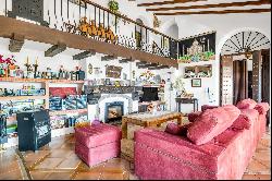 Charming rustic villa situated in the tranquil setting of Estepona.