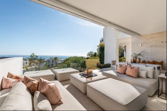 Charming and luxurious apartment with amazing sea views in Palo Alto, Ojén