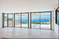 Beautiful newly built property with spectacular sea views in Portals Nous