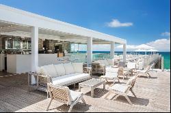 Mistral penthouse - Stunning beachfront duplex penthouse with roof terrace and private po